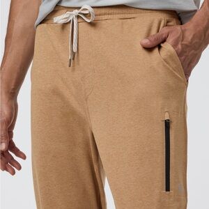 Vuori Sunday Performance Joggers - Medium